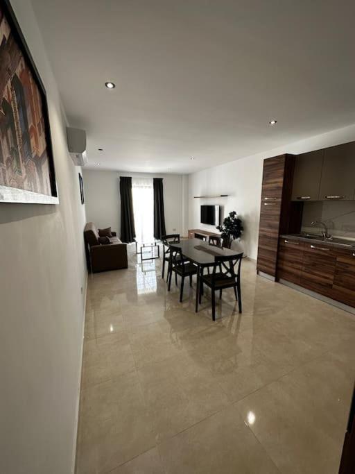 Bright 1 Bedroom Apartment In Noah Apartments, Gzira Exteriér fotografie